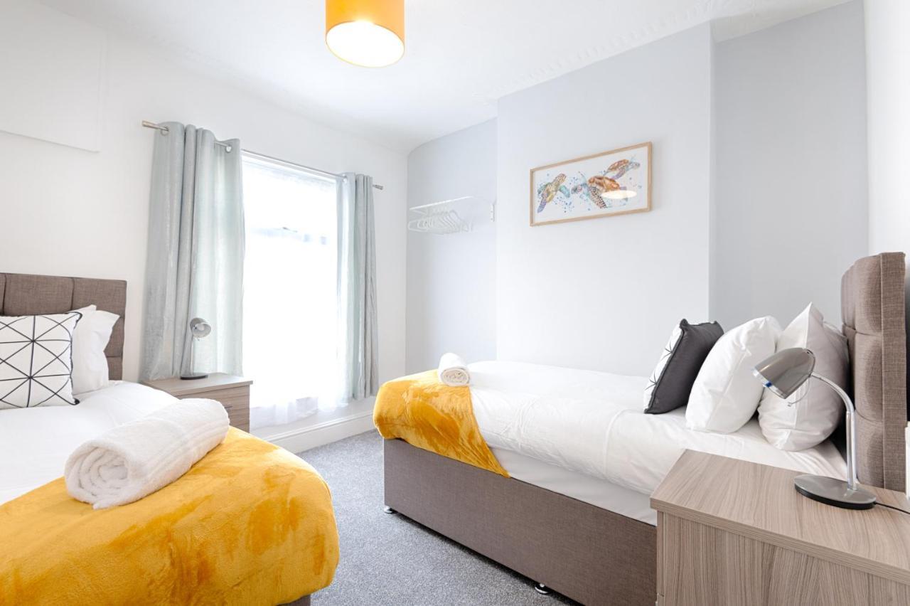 City Centre, Parking, Smart Tv'S In All Rooms Swansea Exterior photo